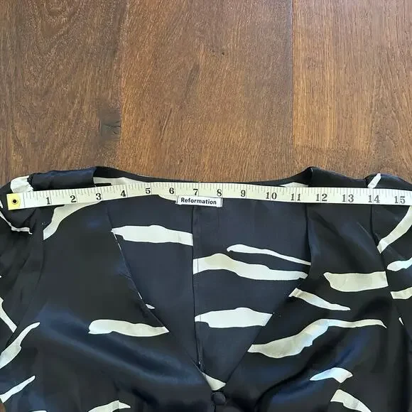 Reformation Mustang Black Ivory Silk V Neck Slim Fitting Bodice Blouse Size S - Picture 4 of 10